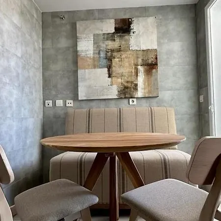 2 Bed Penthouse With Sea View Appartamento
